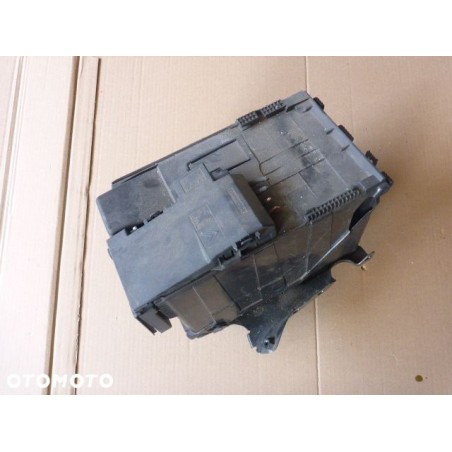 OBUDOWA PODSTAWA AKUMULATORA PEUGEOT 5008 1.6 HDI