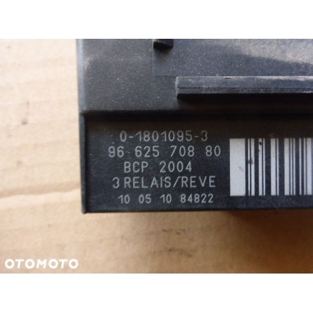 PRZEKAŹNIK ŚWIEC PEUGEOT 5008 1.6 HDI 9662570880