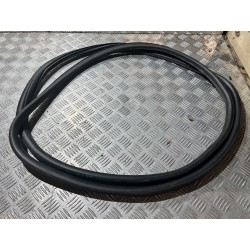 USZCZELKA KAROSERYJNA KLAPY BAGAŻNIKA PORSCHE CAYMAN 987 05-