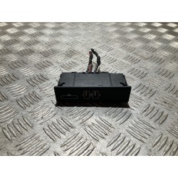 PANEL GNIAZDO PORT USB SD MERCEDES C KLASA W205