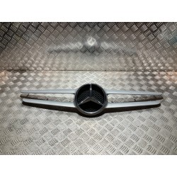 ATRAPA CHŁODNICY EMBLEMAT LISTWA GRILLA MERCEDES C KLASA W205 2.2 CDI