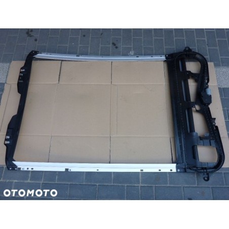 ROLETA ŻALUZJA STELAŻ SILNICZEK DACHU PEUGEOT 3008