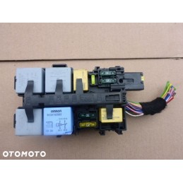 SKRZYNKA BEZPIECZNIKÓW C4 PICASSO II 9806192580