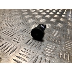 PANEL GNIAZDO PORT USB VOLVO XC40 17-