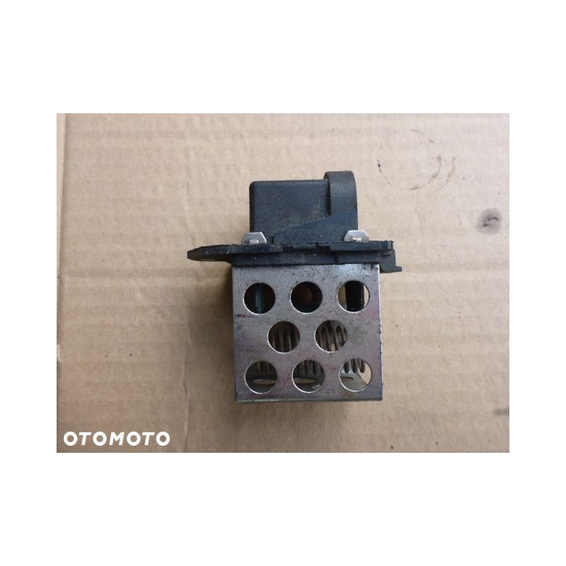 REZYSTOR WENTYLATORA RENAULT MEGANE III M142561069