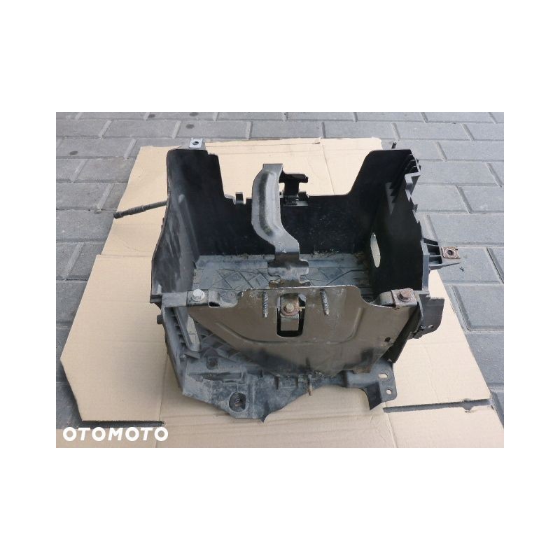 PODSTAWA OBUDOWA AKUMULATORA MEGANE III 1.5 DCI