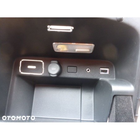 SCHOWEK ŚRODKOWY USB AUX CITROEN C4 PICASSO 13-