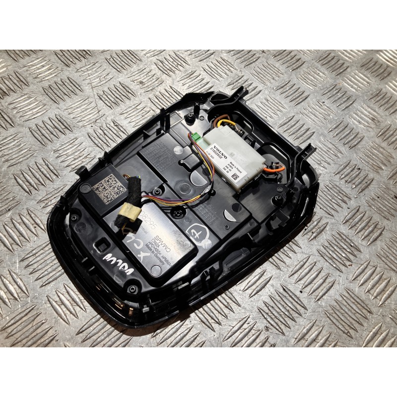OŚWIETLENIE KABINY PRZÓD VOLVO XC40 17- LIFT R-DESIGN