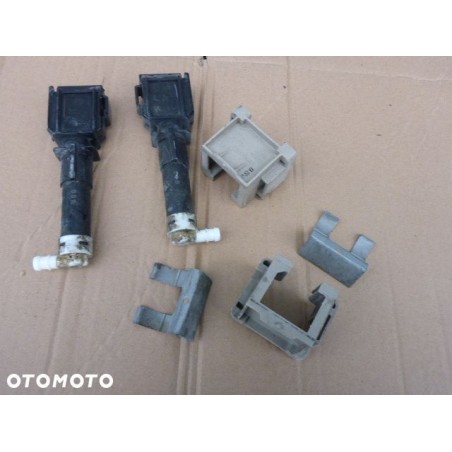 SPRYSKIWACZ REFLEKTORA PRAWY MAZDA CX 7