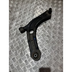 WAHACZ PRZÓD PRAWY SEAT ATECA 16-