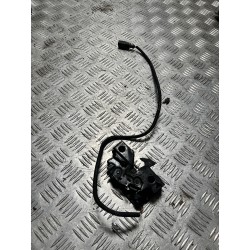 ZAMEK MASKI SEAT ATECA 16- 575823509