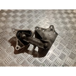 ŁAPA PODUSZKA SILNIKA MERCEDES GLA X156 13- 2.2 CDI