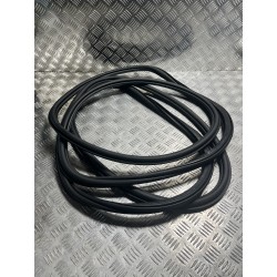 USZCZELKA DRZWI PRZÓD PRAWA SKODA SUPERB III 3V 15-