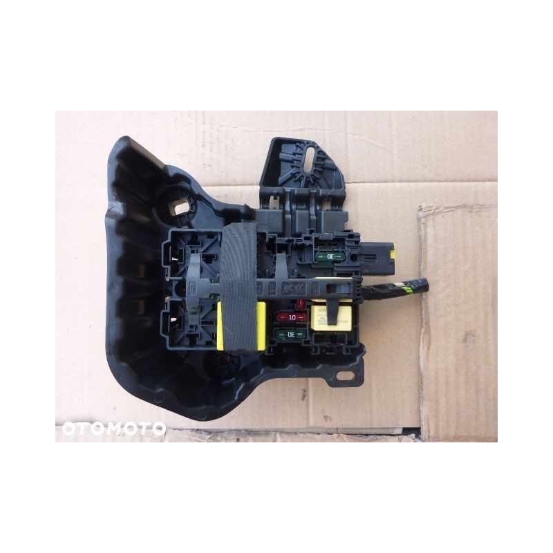 OBUDOWA PUSZKA BEZPIECZNIKÓW PEUGEOT 2008 13-