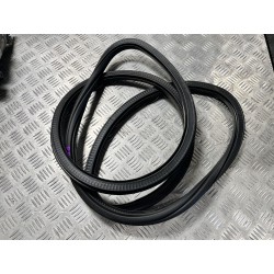 USZCZELKA KAROSERYJNA PRZÓD PRAWA SEAT LEON IV 20-