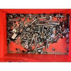 ŚRUBY ŚRUBKI NAKRĘTKI DEMONTAŻ SEAT LEON IV 20-