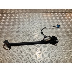 PODAJNIK PASA BEZPIECZEŃSTWA PRAWA MERCEDES W238 16- CABRIOLET