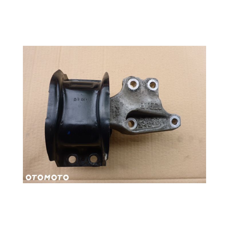 ŁAPA WSPORNIK SILNIKA PEUGEOT 3008 2.0 HDI