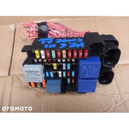 SKRZYNKA BEZPIECZNIKÓW RENAULT MEGANE III 1.6 16V