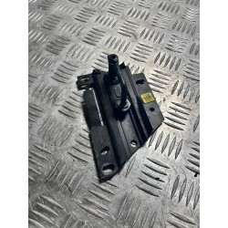 ZAMEK RYGIEL MASKI PRAWY AUDI A5 F5 16- 8W0823186E