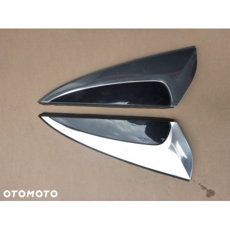 OSŁONA CHROM SŁUPKA TYŁ TRÓJKĄT C4 PICASSO II 13-