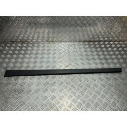 LISTWA DRZWI PRAWY PRZÓD HYUNDAI BAYON 21-