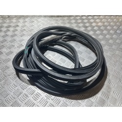 USZCZELKA KAROSERYJNA PRZÓD PRAWA VW TOUAREG II 10-