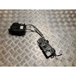 ZAMEK KANAPY BAGAŻNIKA DOCIĄG BMW X1 F48 2015-