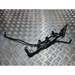 WSPORNIK MOCOWANIE BŁOTNIKA PRZÓD PRAWY AUDI A4 B9 15- 8W0821136B