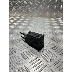 GNIAZDO PORT USB HUB FORD FIESTA MK8 17- HS7T-14F014-AD