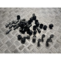 ŚRUBY ZABEZPIECZAJĄCE KOŁA ZŁODZIEJKI VW PASSAT B8 14-