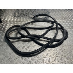 USZCZELKA KAROSERYJNA DRZWI PRZÓD PRAWA VW PASSAT B8 14-