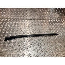 LISTWA SZYBY CZOŁOWEJ PRAWA BMW X1 U11 22-