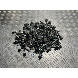 ŚRUBY ŚRUBKI NAKRĘTKI DEMONTAŻ HYUNDAI I20 III 20-