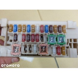 SKRZYNKA BEZPIECZNIKÓW CITROEN C1 108 AYGO 1.0 VTI