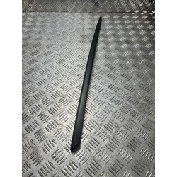 LISTWA SZYBY CZOŁOWEJ LEWA AUDI A5 F5 16- 8W6854327B