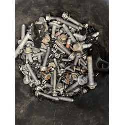 ŚRUBY ŚRUBKI NAKRĘTKI DEMONTAŻ E-C4 C4 III 20-