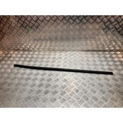 LISTWA ZGARNIAJĄCA DRZWI PRAWY TYŁ BMW X1 F48 2015-