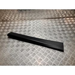 LISTWA DRZWI PRAWY TYŁ BMW X1 F48 2015-