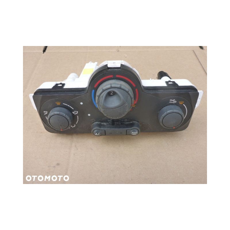 PANEL NAWIEWU KLIMA RENAULT CLIO III 030967W