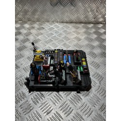 SKRZYNKA BEZPIECZNIKÓW MODUŁ BSI OPEL MOKKA B II 20- 9832881080