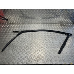 USZCZELKA PROWADNICA SZYBY DRZWI PRZÓD LEWA AUDI A4 B9 15- 8W0837431