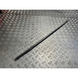 LISTWA ZGARNIAJĄCA DRZWI PRZÓD PRAWA AUDI A4 B9 15- LIFT 8W0853284E