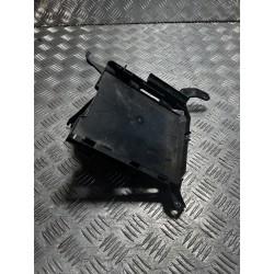 UCHWYT MOCOWANIE STEROWNIKA SILNIKA AUDI A4 B9 15- 8W0907647A