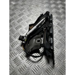 ZAWIAS MASKI LEWY AUDI A5 F5 II 16- 8W6823301E