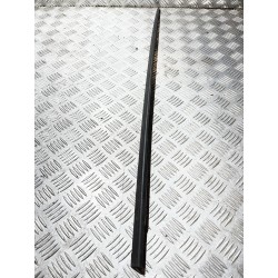 LISTWA SZYBY CZOŁOWEJ PRAWA SKODA ELROQ 24- 5LA854328