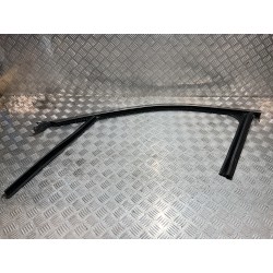 USZCZELKA RAMKA SZYBY LEWY PRZÓD CHROM FIAT 600 23- 52205608