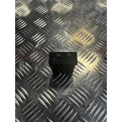 PANEL GNIAZDO PORT OMODA E5 22- 703000724AA