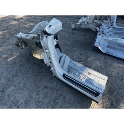 ĆWIARTKA PODŁUŻNICA PRZÓD LEWA AUDI Q3 8U 11-