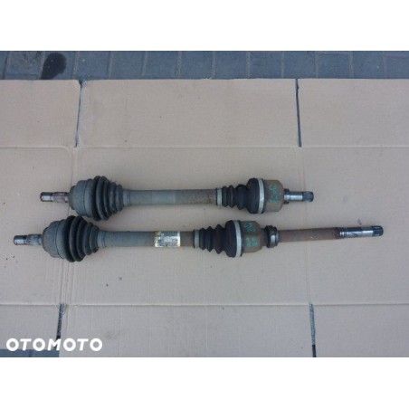 PÓŁOŚ PRAWA DŁUGA CITROEN C3 PICASSO 1.6 HDI